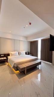 Grand Whiz Hotel Praxis Surabaya - 2