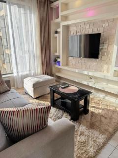 Casa Serene 2 - 0