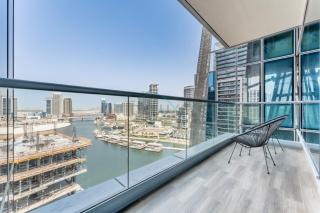Stunning 1BR with Panoramic Canal Views, Convenient Downtown Access and Walking Distance to Bus Stop, J One - 1, Business Bay by Deluxe Holiday Homes - 2