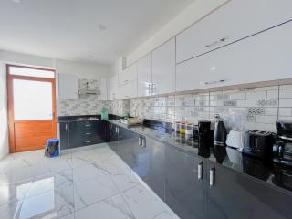 Gina Apartments - 6