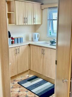 Happy Days Caravan Park - Lovely Spacious 3 Bed Caravan - 6
