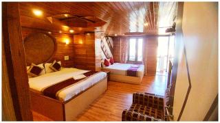 Kanchenjunga Himalayan View Darjeeling ''Hotel Broadway Annecy '' Near Mall Road with #Wi-Fi #Restaurant #Premium & Spacious Room #Prime Location - Best Seller Hotel in Darjeeling - 7