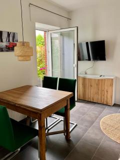 THE GREEN DOOR - 40 qm Hinterhaus mit Terrasse für 4-5 - 8