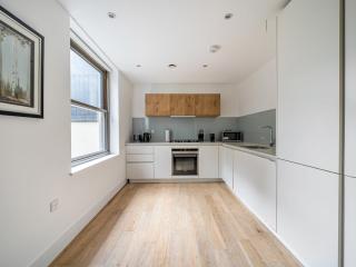 Pass the Keys Stylish Luxury Flat in Prestigious St Johns Wood - 2