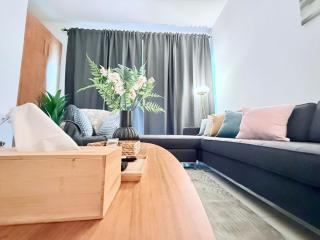 LivWithUs - 2 BR in Marina View Tower B - 8