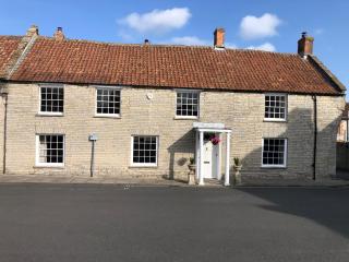 Old Bell House - Spacious Period Home in the Heart of Somerton - Somerton - 0