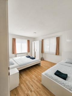 VK - VBD - Zürich Airport - Homestay - Villa Bassersdorf - 0