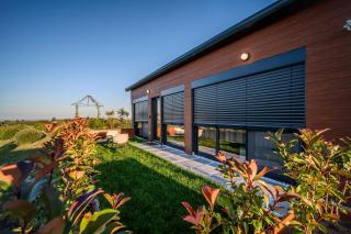 Casa Deluxe in Sinteu - intersectia intre modern si linistea naturii - 6