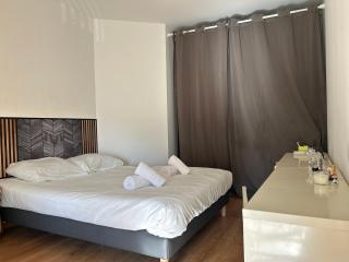 Cosy T2 à 3min de la gare - Parking souterrain Gratuit & Privé - Paris & Disneyland 25min - 8