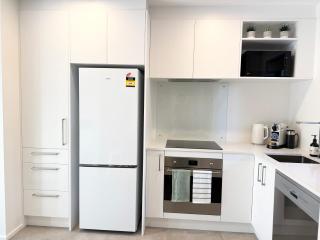1 min Walk to Town Hall, Heart of the City, Free car park - 6