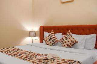 Dochi 4-BHK apartment with Hill Views, Living Room, & Balconies - 7