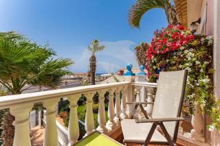 El Mdano Apartment with Stunning Pool Views - 8