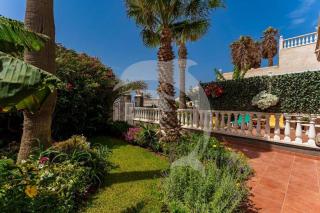 El Mdano Apartment with Breathtaking Pool Views - 9