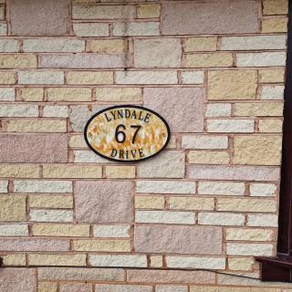 Welcoming ensuite bedroom - 8