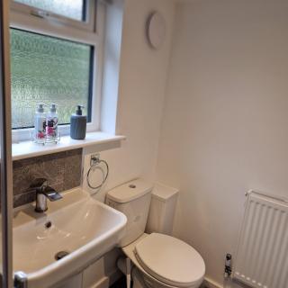 Welcoming ensuite bedroom - 1
