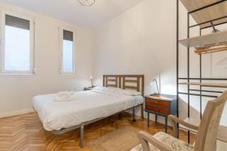 Spacious Central-3Bedrooms 3Bathrooms-Sol - 1