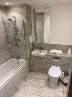 New-Build 1-Bed Apartment in Luton - 7