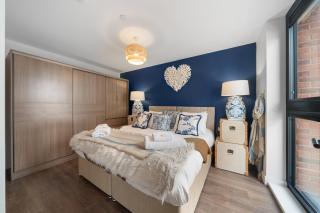 Luxury Waterfront Apartment - Liverpool City Centre - Sleeps 4 - 9
