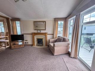 6 Berth Caravan For Hire At California Cliffs In Scratby By The Beach Ref 50050L - 1