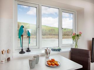 Riverside Apartment - 4