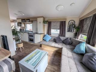 Lovely 6 Berth Caravan With Decking At California Cliffs In Scratby Ref 50027F - 3