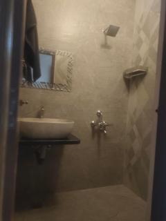 SUPER Luxury 4BHK For Groups Nr Whitetown & Beach PEACE - 3