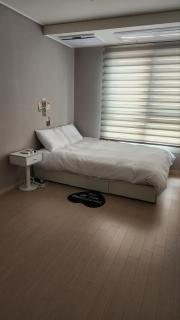5 minutes on foot from Shingil Station and Yeongdeungpo Station - 4