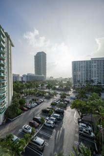 Hollywood Beachfront 2-Bedroom Condo with Ocean Views - 8