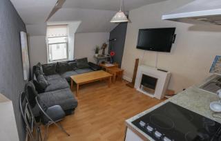 Two Bedroom Apartment in Newtown - 9
