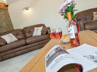 Eastlands Barn - 2