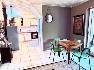 Entire spacious family house with a Forest Garden - 7