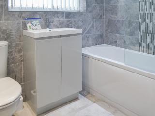 White Towers - Hw7625 - 3