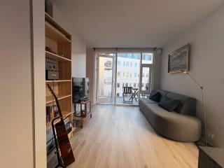Beautiful light-filled & new apartment - 5