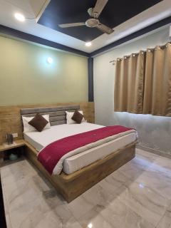 Devi Residency - Near Prem Mandir Bankey Bihari Vrindavan - 7