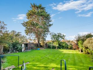 The Old Doctors Manor House - 9