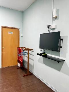 Avina's Family Room - 9