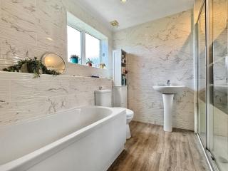 Broadstone Cottage - 2
