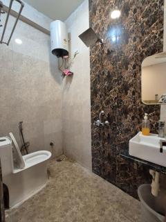 Devi Residency - Near Prem Mandir Bankey Bihari Vrindavan - 5