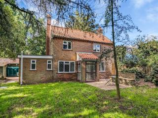 Pixies Wood Cottage - 0