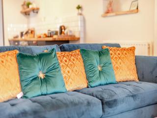 The Tipsy Bee At 143 - 3