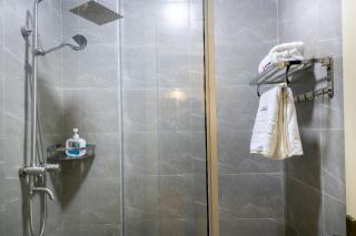 stunning one bedroom apartment with ample parking space swimming pool fully equipped gym and amazing city views - 8