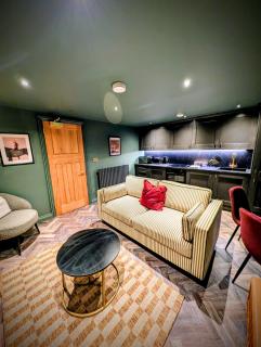 The Hideaway Bureau - Campbeltown - 8