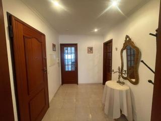 Entire 3 bed rooms Apartment with Private wc ! - 1