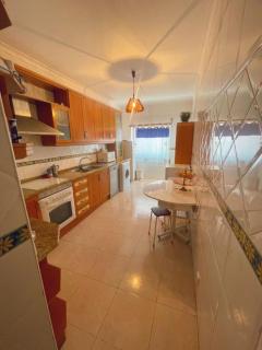 Entire 3 bed rooms Apartment with Private wc ! - 2