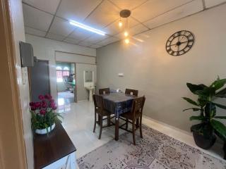 Uncle J homestay - 2