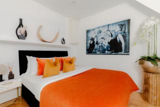 Cool Covent Garden Theatre Design Hub for Families Friends Couples - 5