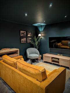 The Hideaway Bureau - Islay - 2
