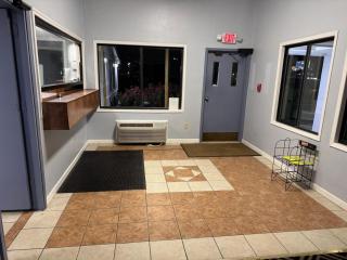 Budgetel Inn & Suites - 8