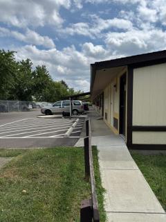 Budgetel Inn & Suites - 7