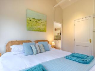 Flaxpool Well Garden Room - 2